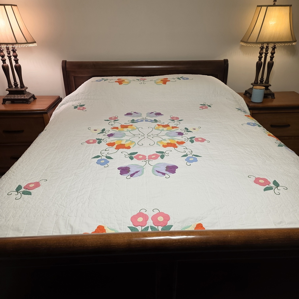 Beautiful Floral Hand Appliqued and Stitched Kit Quilt